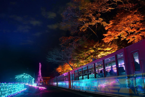 嵯峨野觀光小火車。圖片來源:小紅書@三毛子の情報局 嵯峨野觀光小火車。圖片來源:小紅書@三毛子の情報局