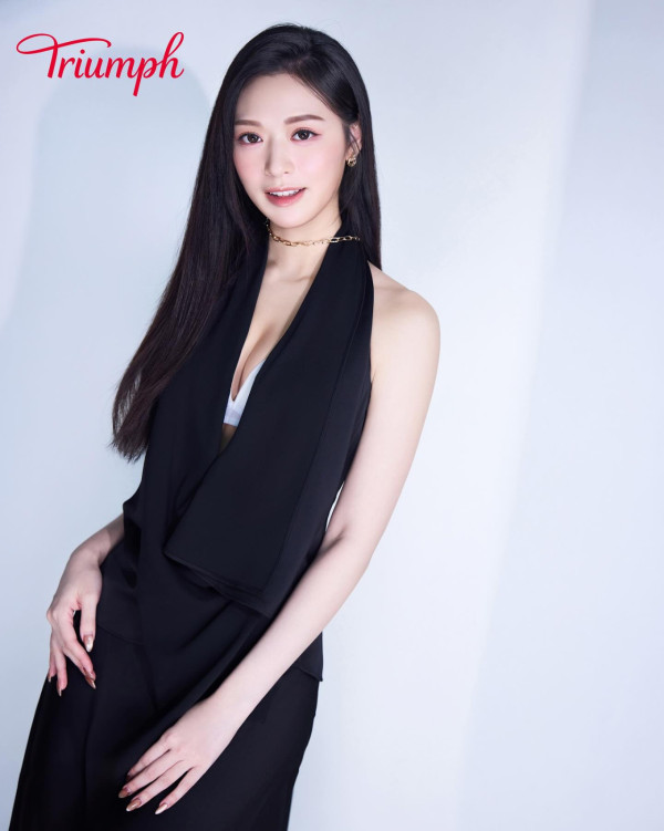 馮盈盈首次拍內衣廣告震撼谷胸豁出去 三套戰衣夾深溝獲讚史上最性感