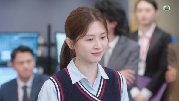 新聞女王2｜倪嘉雯升呢主播仙氣笑容元氣爆燈 獲偶像佘詩曼親自指導劇本