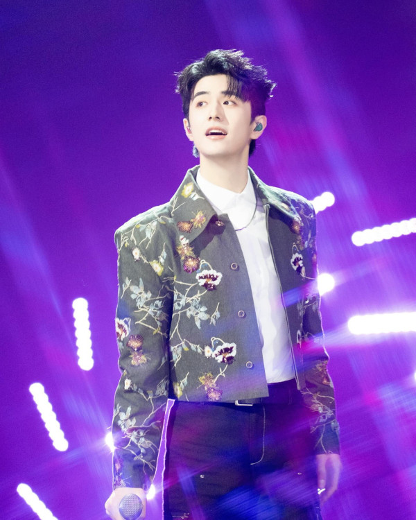 新聞女王2｜音樂才子涂毓麟「呆萌IT男」造型被指神逆齡 西瓜頭粗眉引網民熱討