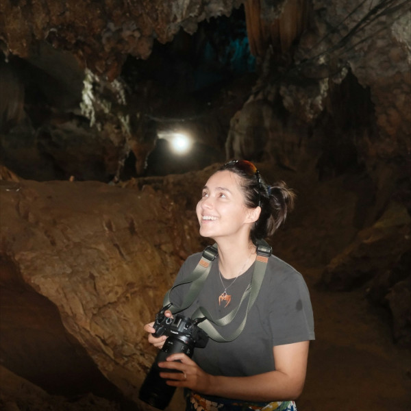 謝嘉怡被爆新戀情秘撻混血男友!離巢後公然纏綿熱吻 一細節惹閃婚猜測