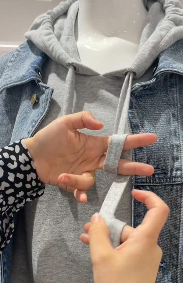 衛衣繩太長吊吊揈？網民教1招神級綁法：6步綁出日系「蝴蝶結」超治癒