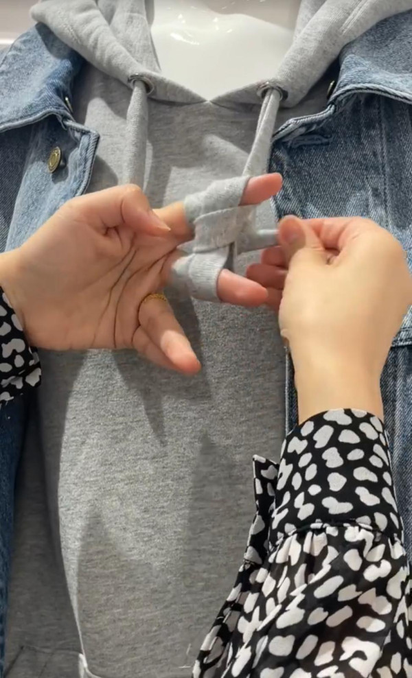 衛衣繩太長吊吊揈？網民教1招神級綁法：6步綁出日系「蝴蝶結」超治癒