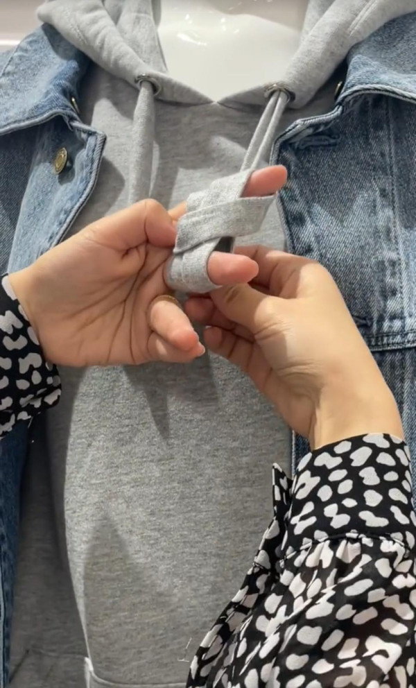 衛衣繩太長吊吊揈？網民教1招神級綁法：6步綁出日系「蝴蝶結」超治癒