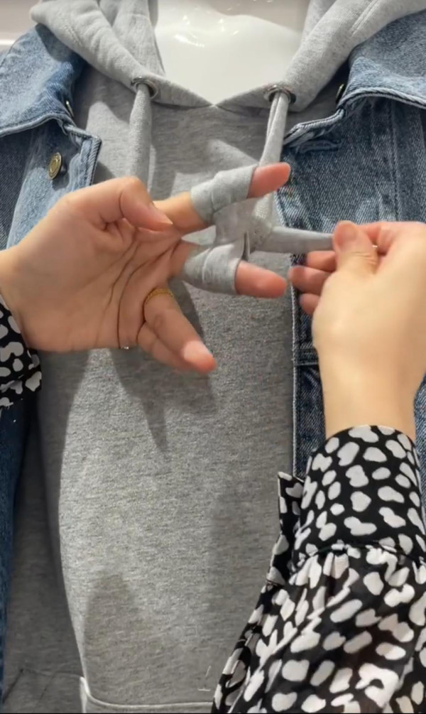 衛衣繩太長吊吊揈？網民教1招神級綁法：6步綁出日系「蝴蝶結」超治癒