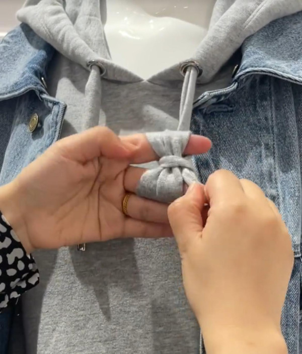 衛衣繩太長吊吊揈？網民教1招神級綁法：6步綁出日系「蝴蝶結」超治癒