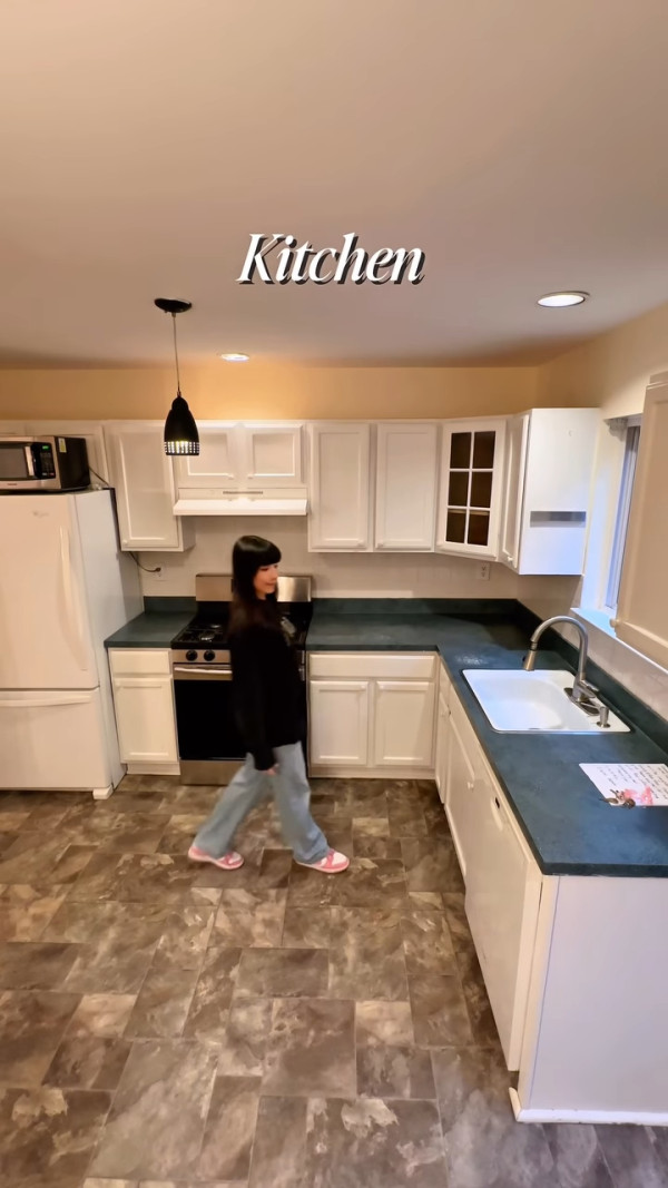 30歲女藝人公開三層獨立屋豪宅！為父母置安樂窩 網民激讚：夢幻退休屋