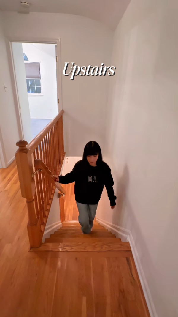 30歲女藝人公開三層獨立屋豪宅！為父母置安樂窩 網民激讚：夢幻退休屋