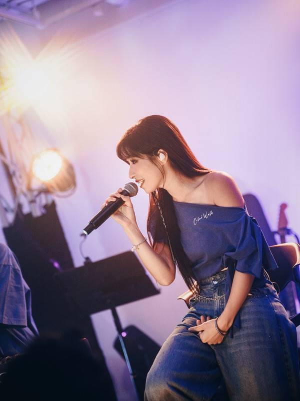 30歲女藝人公開三層獨立屋豪宅！為父母置安樂窩 網民激讚：夢幻退休屋