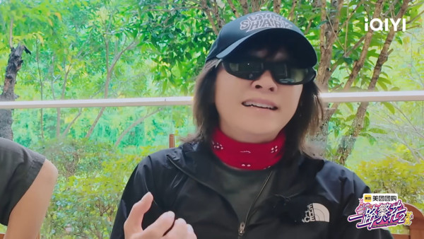 劉嘉玲爆拍戲曾遇麻煩男星阻收工令全場不滿 一線索身份呼之欲出惹瘋狂猜測