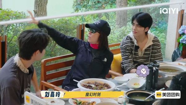 劉嘉玲爆拍戲曾遇麻煩男星阻收工令全場不滿 一線索身份呼之欲出惹瘋狂猜測