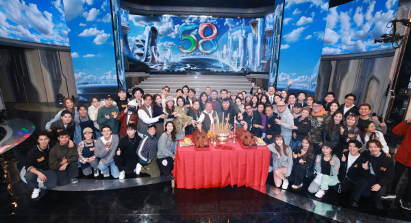 萬千星輝賀台慶|逾300位藝員歌手現場直播 今年特別嘉賓係謝天華?