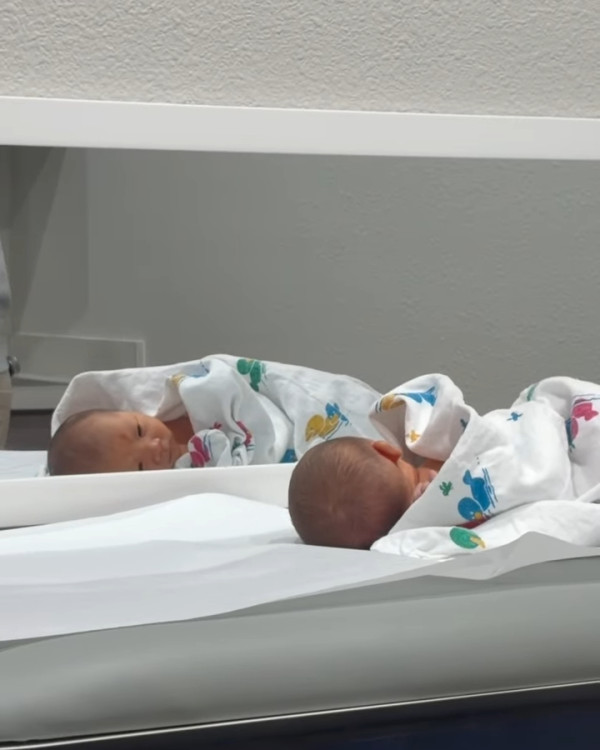 31歲前港姐季軍宣佈平安誕女！晒B女相感動報喜：「心被融化」