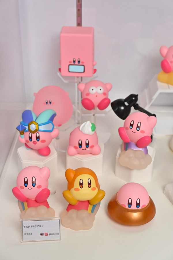 BANDAI三大品牌聯乘登陸apm 1.2米高達立像 芙莉蓮會場限定手辦