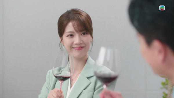 新聞女王2｜陳曉華演唐芷瑤回歸復仇抹黑Man姐 一秒純純兔變惡毒奸角勁好戲