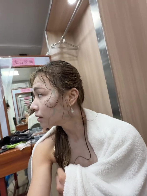 新聞女王2｜6大富豪船P靚女「網紅」起底  全員港姐郭珮文鄧凱文泳裝照鬥晒葫蘆身形