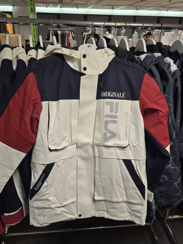 尖沙咀海港城戶外服裝開倉低至3折!一連5日 運動風衣/防水鞋/運動鞋/長褲/行山背囊$199起