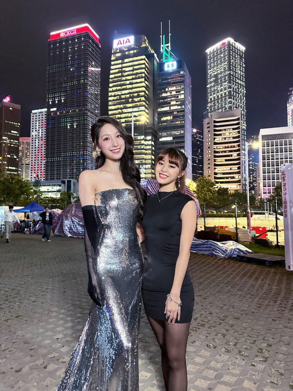 海兒陳曉華尷尬撞衫!貼身戰衣身材大激鬥 港姐冠軍被指輸在「這細節」上?