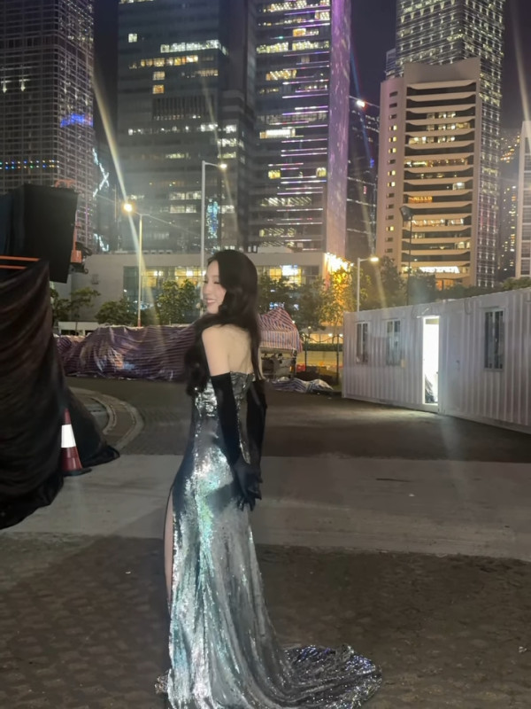 海兒陳曉華尷尬撞衫！貼身戰衣身材大激鬥 港姐冠軍被指輸在「這細節」上？