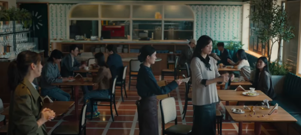 摺機不再化學！HUAWEI Mate X7 實測 80°C 熱水照淋、鐵球重擊零損傷？