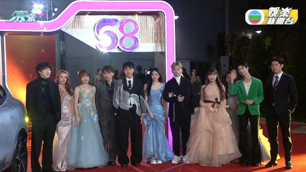 TVB台慶2025｜過百位女藝人紅地氈戰衣逐件睇！波波黃婧靈巨胸拋窒全場