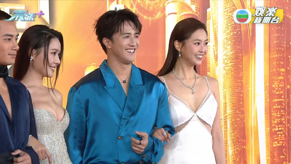 TVB台慶2025｜過百位女藝人紅地氈戰衣逐件睇！波波黃婧靈巨胸拋窒全場