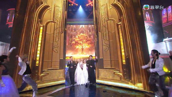 TVB台慶2025｜葉蒨文曾展望台慶「預演結婚」娛賓 情侶檔攞正牌跳辣身拉丁舞放閃