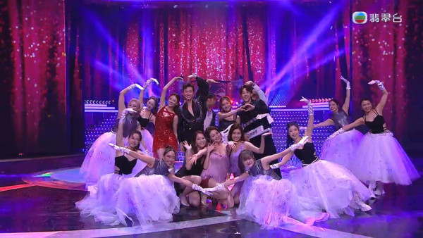 TVB台慶2025｜葉蒨文曾展望台慶「預演結婚」娛賓 情侶檔攞正牌跳辣身拉丁舞放閃