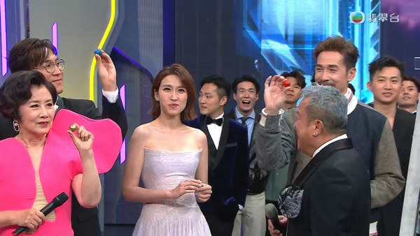 TVB台慶2025｜麥美恩缺席「擠壓胸」傳統險失傳？兩位大獎得主「識做」自製黃金畫面