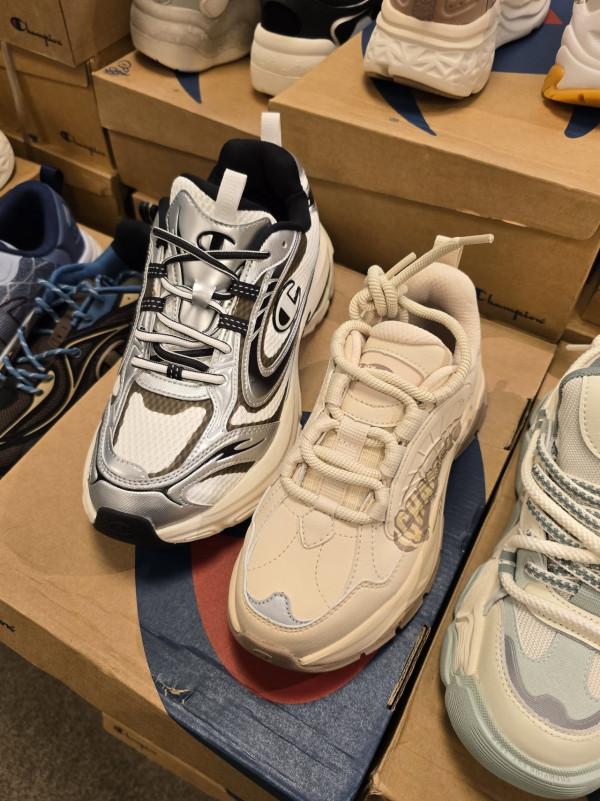 尖沙咀海港城戶外服裝開倉低至3折！一連5日 運動風衣/防水鞋/運動鞋/長褲/行山背囊$199起