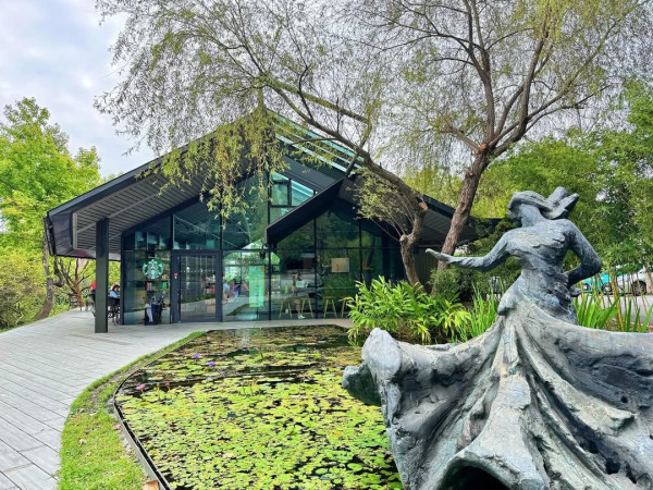 雲門劇場 Starbucks。圖片來源：Instagram@eatnplay.cw