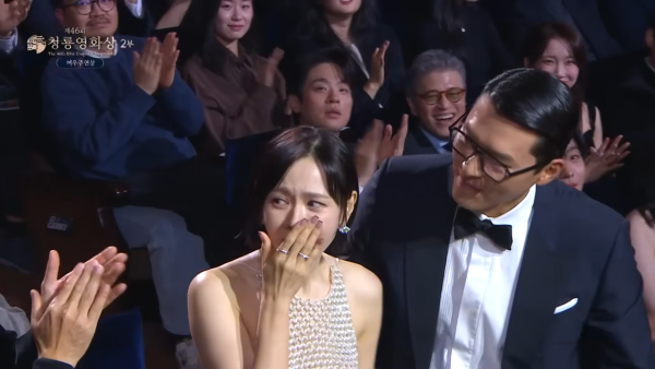 玄彬孫藝珍齊封青龍獎影帝后（圖片來源：KBS）