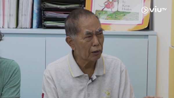 《美女廚房》周中師傅76歲近照曝光！眉髮全白身形清減 曾患腎衰竭引擔憂