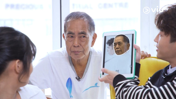 《美女廚房》周中師傅76歲近照曝光！眉髮全白身形清減 曾患腎衰竭引擔憂