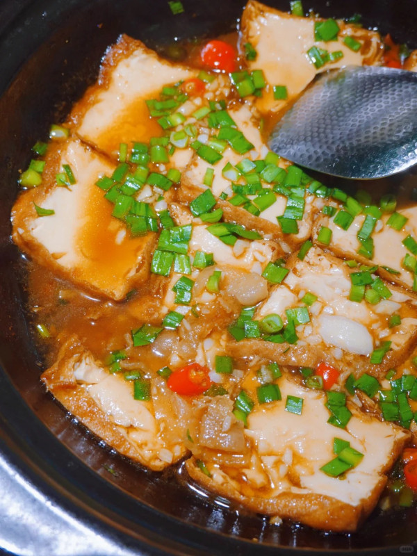 費大廚 砂鍋嫩豆腐。圖片來源：小紅書@小饭桌er