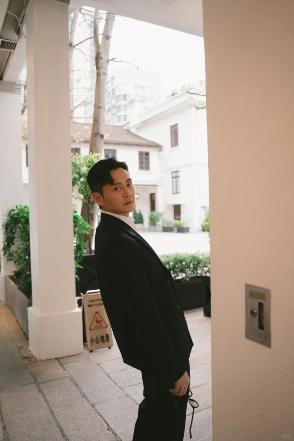 楊偲泳罕有高調放閃晒張振朗合照洩蜜 嘉年華贏盡4袋公仔私下互動甜到漏