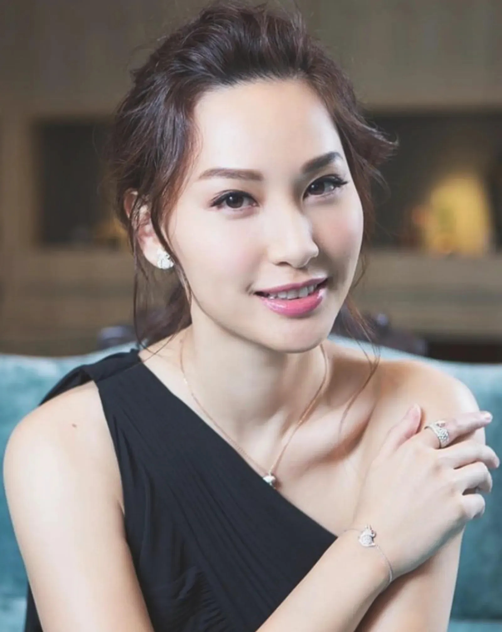 香港撞臉明星︱盤點逾30對公認「失散姊妹兄弟」 3對相似度高達90%！翻版張智霖/Do姐後生版