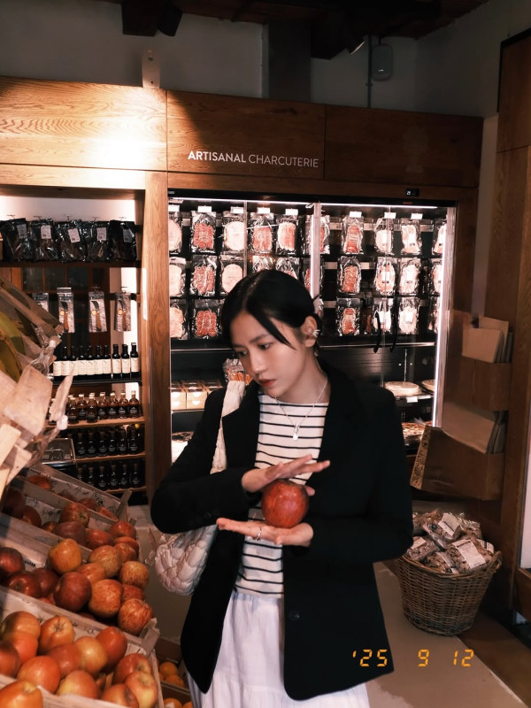 楊偲泳罕有高調放閃晒張振朗合照洩蜜 嘉年華贏盡4袋公仔私下互動甜到漏