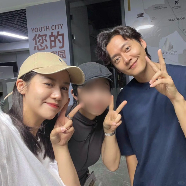 楊偲泳罕有高調放閃晒張振朗合照洩蜜 嘉年華贏盡4袋公仔私下互動甜到漏