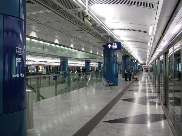 港人唱好住屯門有3大好處？聲稱一款小食全港最平/去OO全19區最快！網友笑爆：你當東涌死架