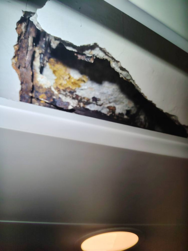 $200萬買中「化妝樓」收樓10日冧巨型石屎 網民教3招驗樓保命