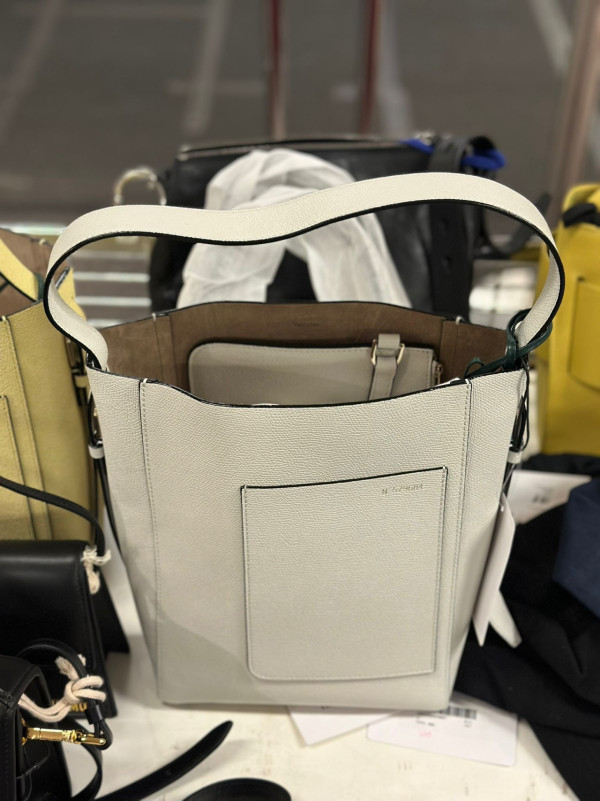 銅鑼灣時代廣場名牌開倉低至1折！平底鞋/休閒鞋$100起+輕奢手袋特賣 Marc Jacob/Karl Lagerfeld/Moschino/A.P.C