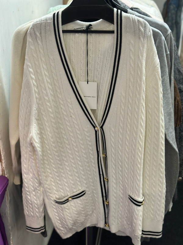 銅鑼灣時代廣場名牌開倉低至1折！平底鞋/休閒鞋$100起+輕奢手袋特賣 Marc Jacob/Karl Lagerfeld/Moschino/A.P.C