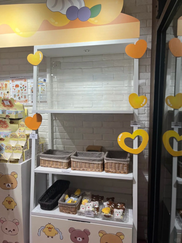 九龍塘又一城現超長人龍！粉絲遊客瘋搶周邊盲盒 網民：原來仲有咁多人鍾意佢！