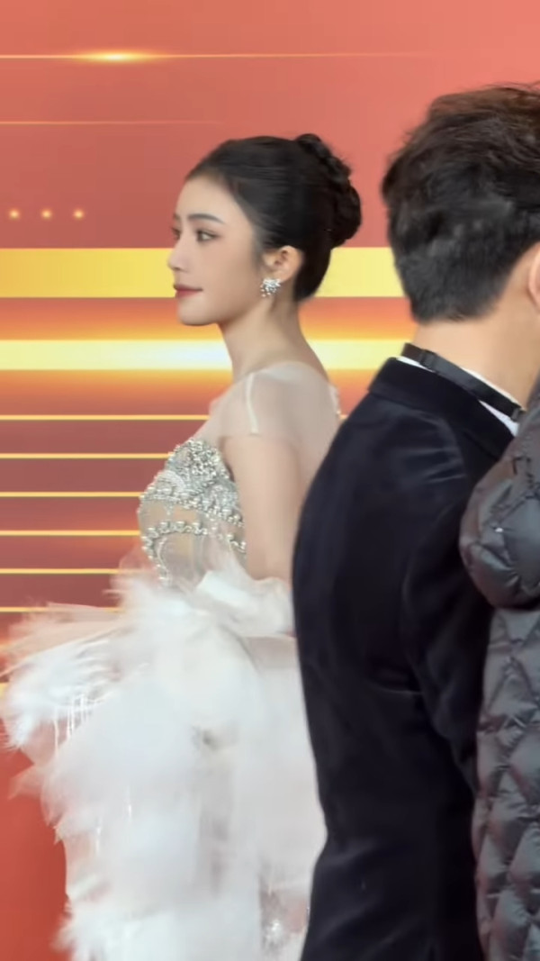 「最被低估港姐季軍」激罕性感現身TVB 一年蒲頭一次！網民驚訝：咁靚竟然唔紅