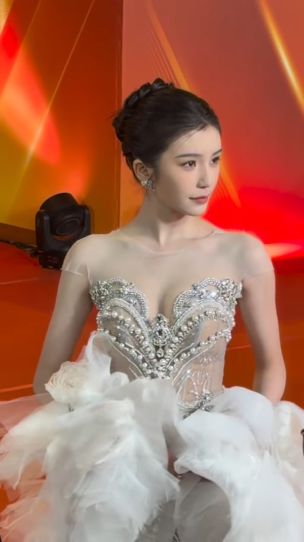 「最被低估港姐季軍」激罕性感現身TVB 一年蒲頭一次！網民驚訝：咁靚竟然唔紅