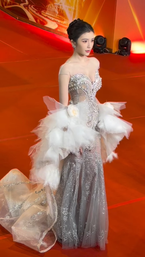 「最被低估港姐季軍」激罕性感現身TVB 一年蒲頭一次！網民驚訝：咁靚竟然唔紅