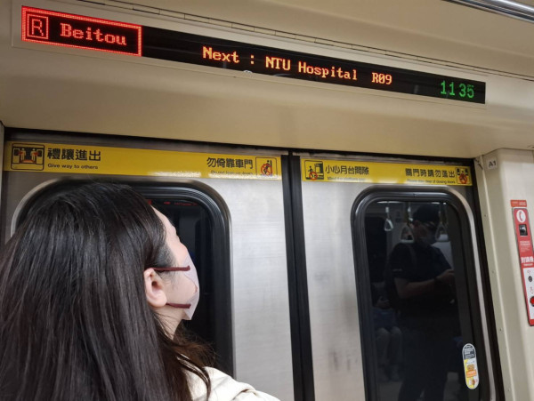 遊台注意！台北捷運3大新措施上路 新增嬰兒車停放區方便親子旅客 