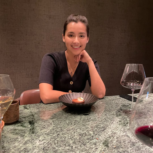 前港姐冠軍IG發文認愛正式公開戀情 首貼與男友親密合照：「他不是混血兒」