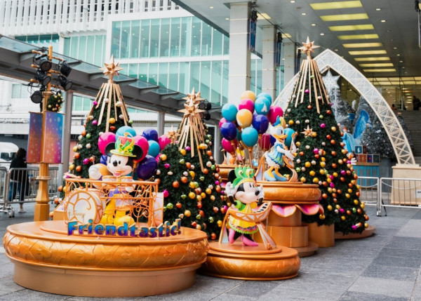 聖誕好去處2025|全港40+打卡熱點懶人包!巨型聖誕樹/飄雪/市集 最靚燈飾地圖(持續更新)